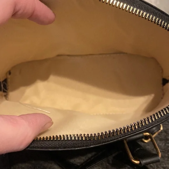 NEW Stylish Small Black Purse w/strap 6x9 - Picture 3 of 4